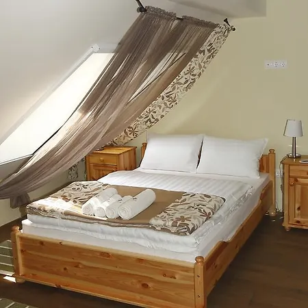 Bed & Breakfast Sasret Vendeghaz *