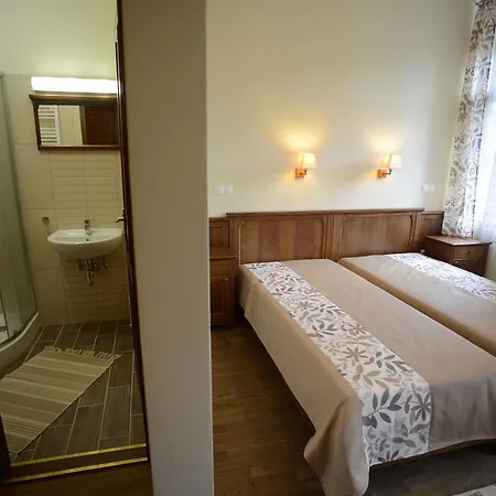 Sasret Vendeghaz Bed & Breakfast *